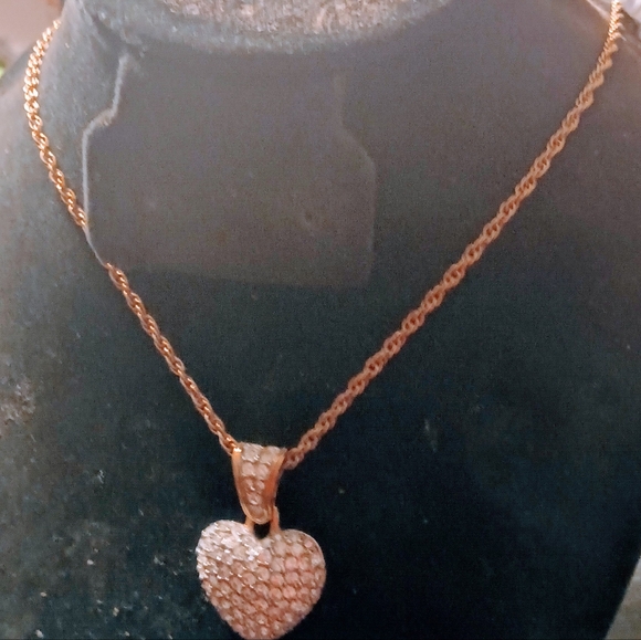 Swarovski Swan Heart 22 Kt Gold Plated Crystal Pendant design pattern Necklace.